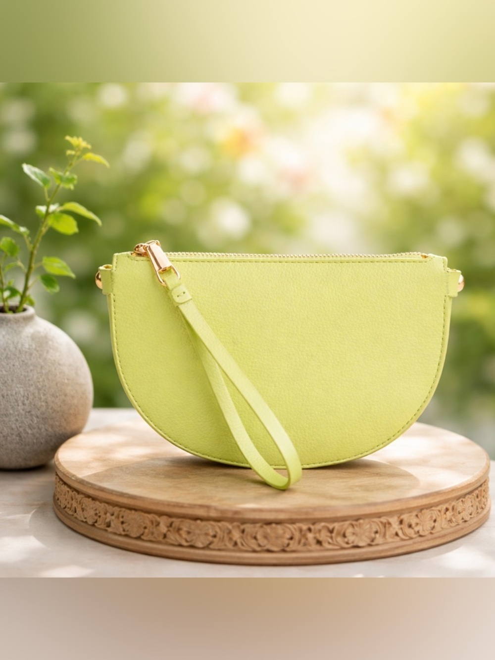 TALBOTS LEATHER CRESCENT WRISTLET